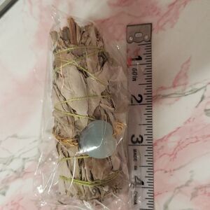 White Sage Smudge Stick Bundle w/heart shaped Agate rock NWT